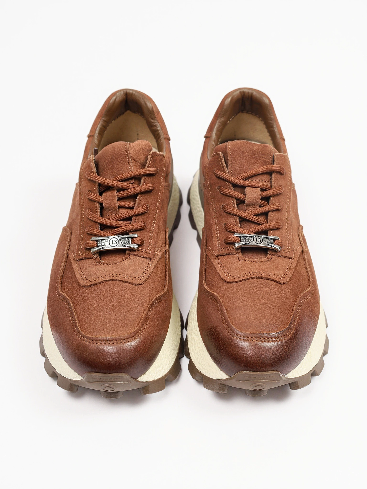 Кроссовки коричневого цвета с пряжкой на рельефной подошве 